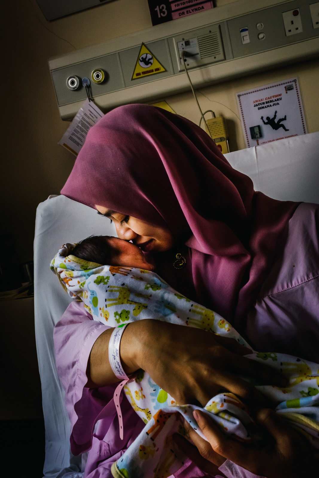 Eliminating mother-to-child transmission of HIV, hepatitis B and syphilis Eliminating mother-to-child transmission of HIV, hepatitis B and syphilis